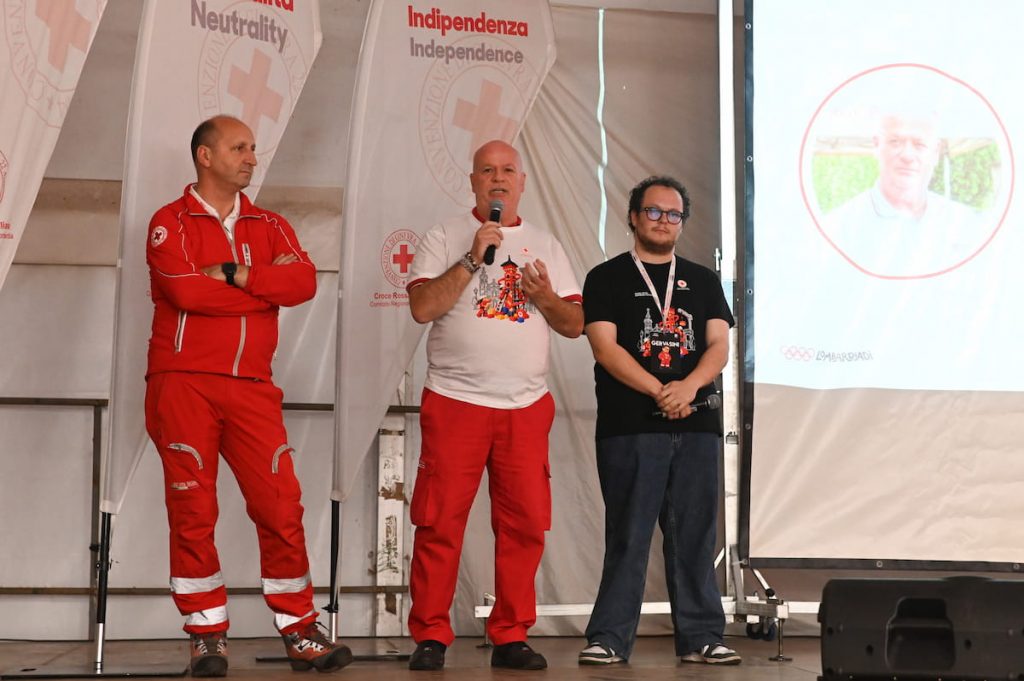 Partecipanti e organizzatori sul palco durante la cerimonia di premiazione delle Lombardiadi 2026.