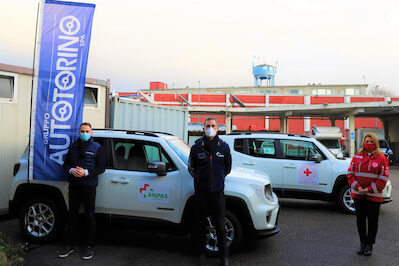 Simone Marchetti di Vanity Fair con Luca Puleo di ANPAS e Sabina Liebschner di CRI - Lombardia