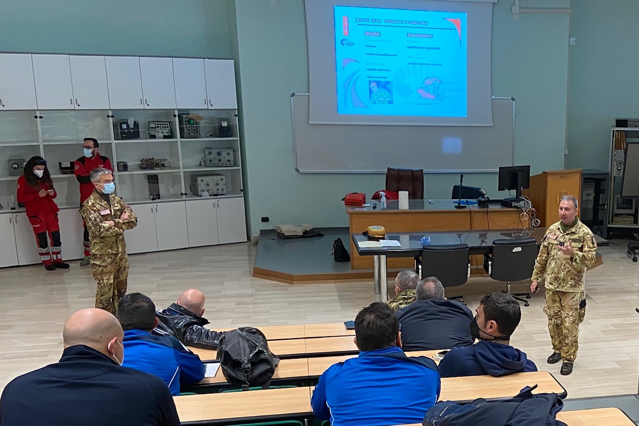 La CRI Forma Operatori BLSD In Accademia Aeronautica - Croce Rossa Italiana