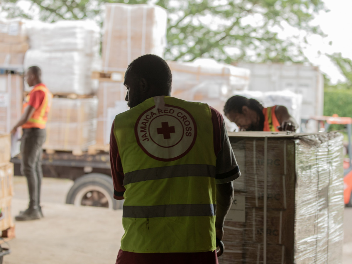 A shipmen of 50 tons of humanitarain aid being unloaded into the
warehouse at the Jamaica Red Cross Headquarters in Central Village, St Catherines.
Items include: tarpaulins, hygiene kits, shelter kits, blankets and solar lamps.
Enough to support 500 families.