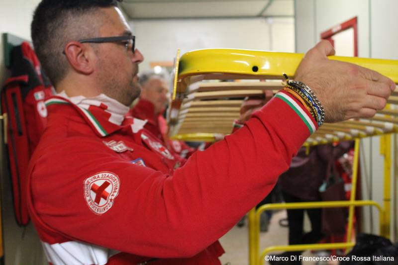 Volontario Croce Rossa impegnato nell'emergenza Terremoto Centro Italia. Foto: Marco Di Francesco, Croce Rossa Italiana