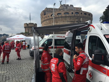 volontari Croce Rossa a castel sant'angelo 