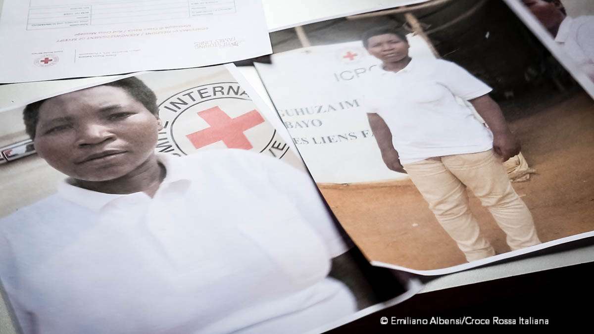 La foto di Francois arrivata a sua sorella Marie grazie al servizio di restoring family link della Croce Rossa. Da 19 anni Marie non sapeva dove fosse