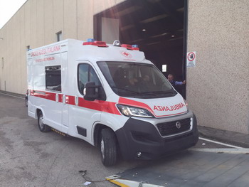 ambulanza cri ad alto biocontenimento 