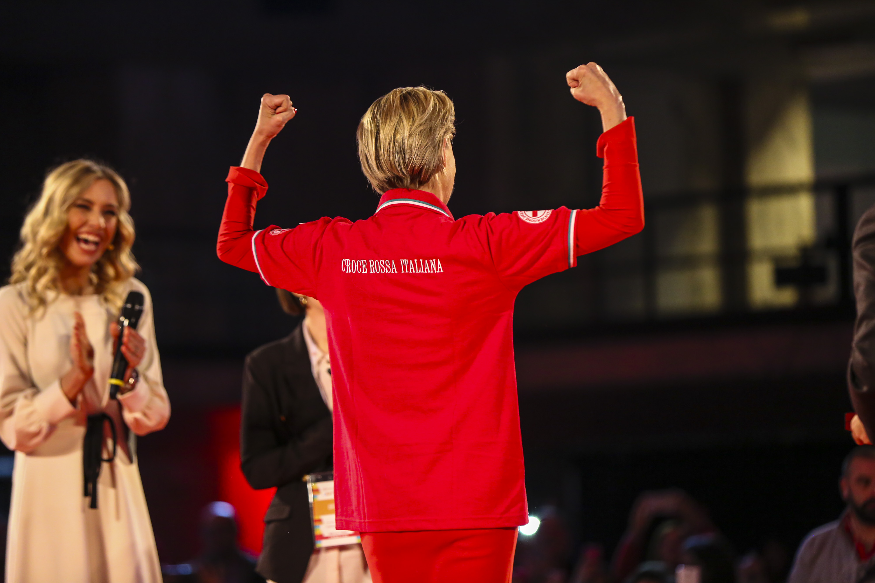Sharon Stone, Medaglia d'Oro della Croce Rossa Italiana, chiude "Jump 2018"