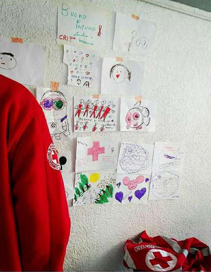I disegni con cui i bambini delle zone colpite dal sisma ringraziano i volontari di Croce Rossa