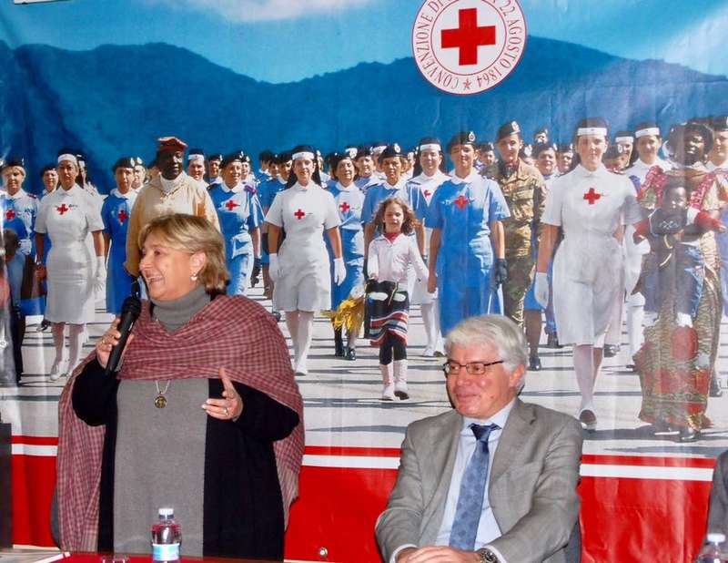 l'Ispettrice Nazionale delle Infermiere Volontarie Croce Rossa, S.lla Monica Dialuce Gambino e il Presidente del Comitato Regionale Croce Rossa Piemonte Antonino Calvano 