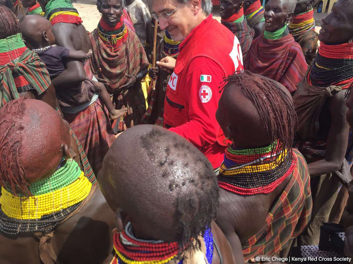 Il Presidente Rocca, in Kenya ancora per qualche ora, si è recato stamattina anche nel Turkana, nel nord ovest del paese, per assistere alla distribuzione, da parte della Croce Rossa kenyota, di generi alimentari a più di duemila persone