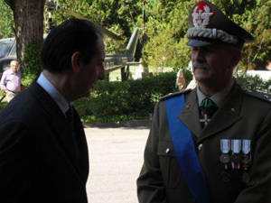 Il Generale Gabriele Lupini con il Senatore Giovanni Torri