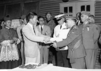 Il maggiore Pennacchi riceve l'onorificenza coreana Chungmu, Ordine al Merito Militare con Stella d'Oro