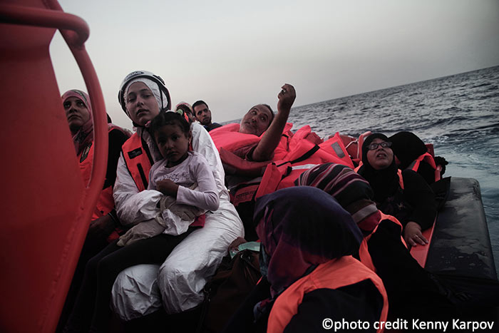 La nave respondere grazie alla partnership tra Croce Rossa e MOAS perlustra le acque tra Libia e Italia, garantendo soccorso ai migranti che rischiano la vita nel Mediterraneo. ©photo credit Kenny Karpov