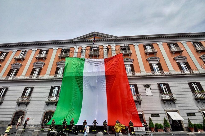 Napoli: 2 giugno 2017 p.zza Plebiscito.Festa della Repubblica. Una sola Patria e tutti insieme per una sola CRI. #Unità #cri