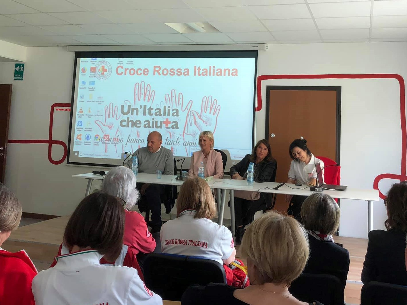 In ordine da sinistra, Antonio Arosio (Presidente Regionale), Paola Fioroni (Consigliere Nazionale), Sorella Emilia Scarcella (Ispettrice Nazionale IIVV), Stella Torraco (Delegata Regionale Sociale)