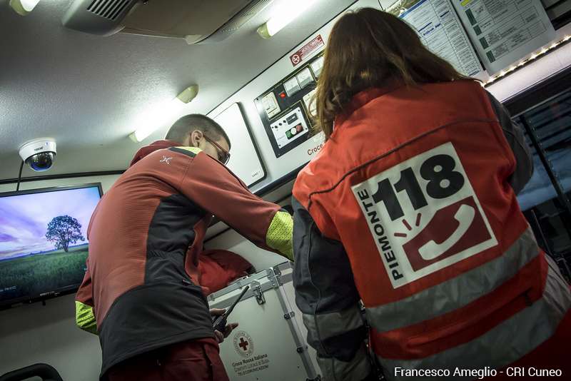 Operatori Croce Rossa e 118 al lavoro nell'ospedale da campo a Pratonevoso. foto: Francesco Ameglio - CRI Cuneo