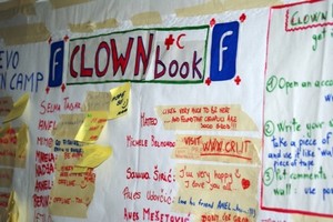 Clownbook, la versione da campo di Facebook