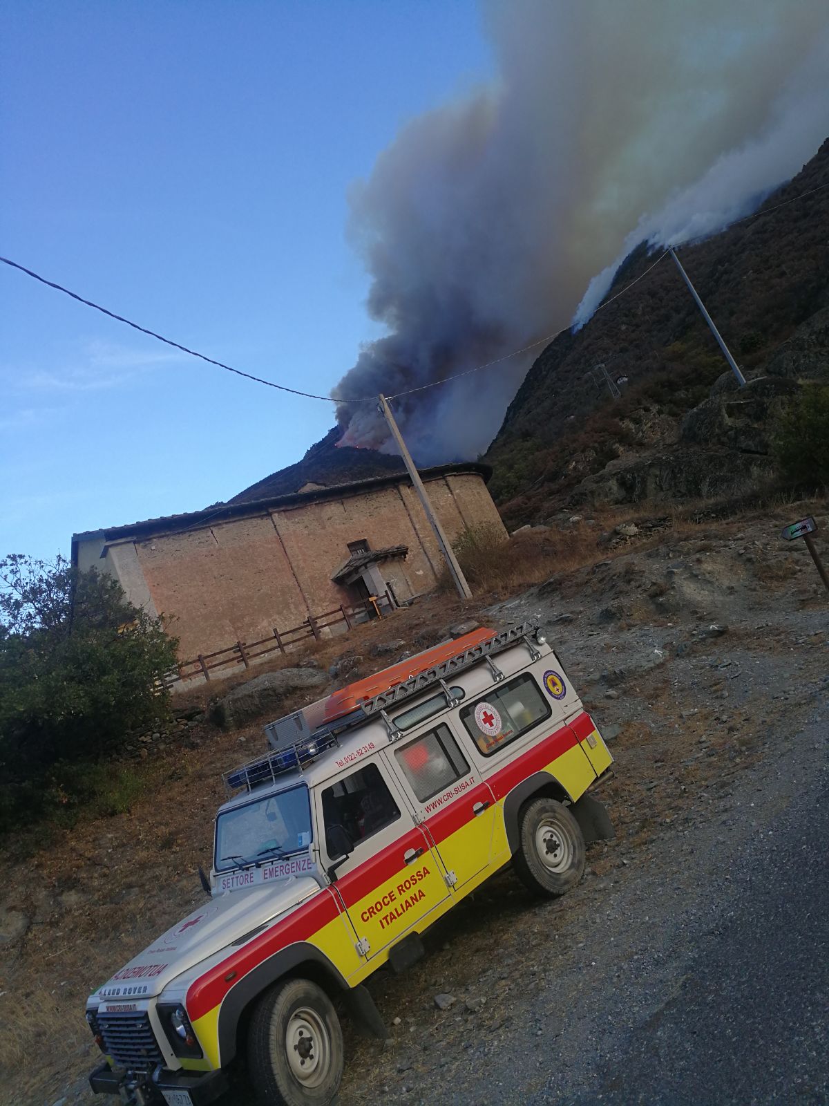 Incendi in Piemonte, prosegue l’emergenza: volontari e operatori CRI garantiscono assistenza no-stop