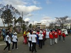 Volontari di CRM in corteo con l'Unità Mobile a Fianaranstoa