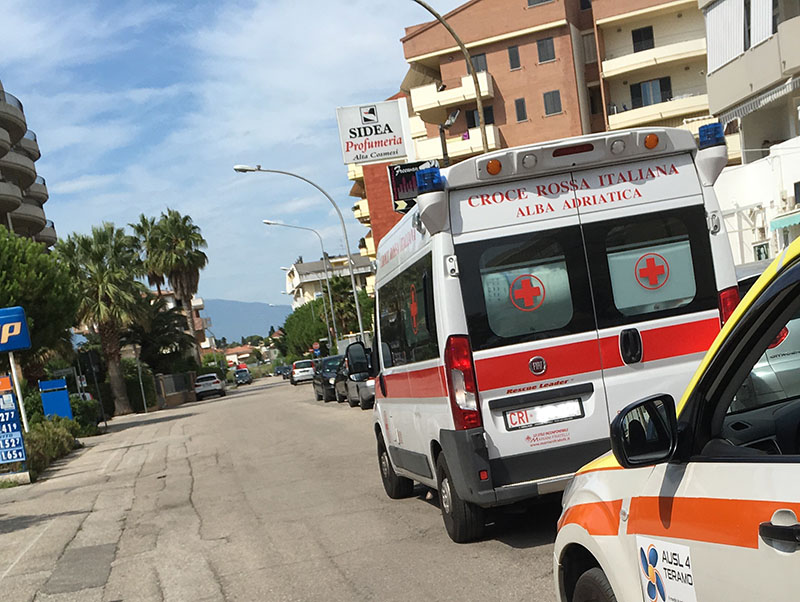 Ambulanza Croce Rossa Alba Adriatica 2016