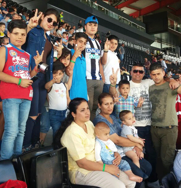 Famiglia irachena ospite della CRI di Udine invitata allo stadio da giocatore Udinese Ali Adnan