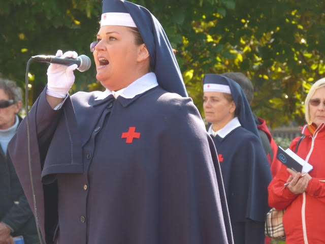 Infermiere volontarie croce rossa alla festa per i 130 anni della Croce Rossa di Verona